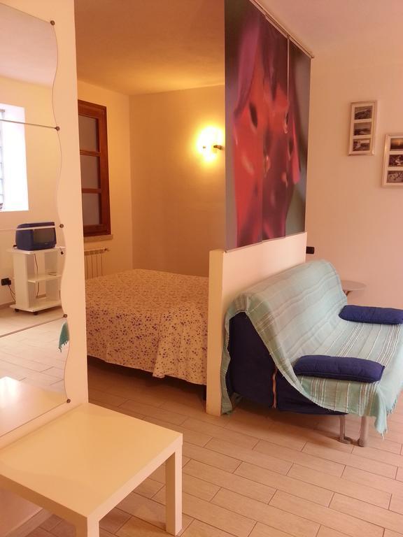 L'Ogliera Appartamenti Dell'Aia Pomonte Habitación foto